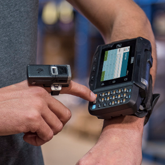 Système portable avec scanner code-barres, optimisé pour un travail mains libres en logistique et préparation de commandes