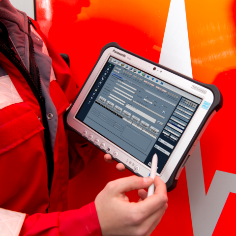 Robuste Tablets ermöglichen die mobile Datenerfassung und wetterunabhängige Dokumentation von Rettungseinsätzen durch Mitarbeiter von Ambulanzdiensten und Blaulichtorganisationen am Ort des Geschehens
