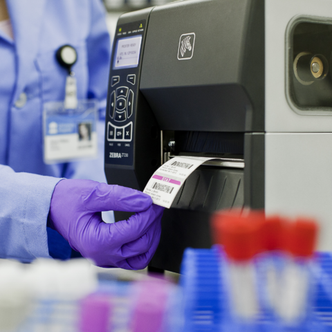 Thermotransferdrucker für die Auszeichnung von Laborproben im Gesundheitswesen