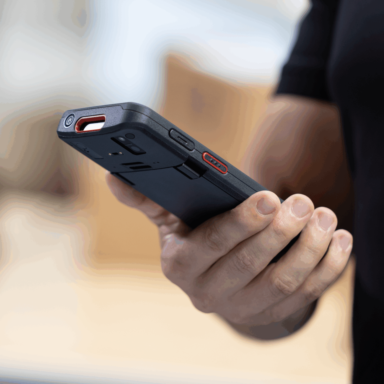 Le Honeywell CT70 est un ordinateur mobile robuste doté d'un grand écran et d'un scanner de codes-barres puissant pour la saisie mobile de données