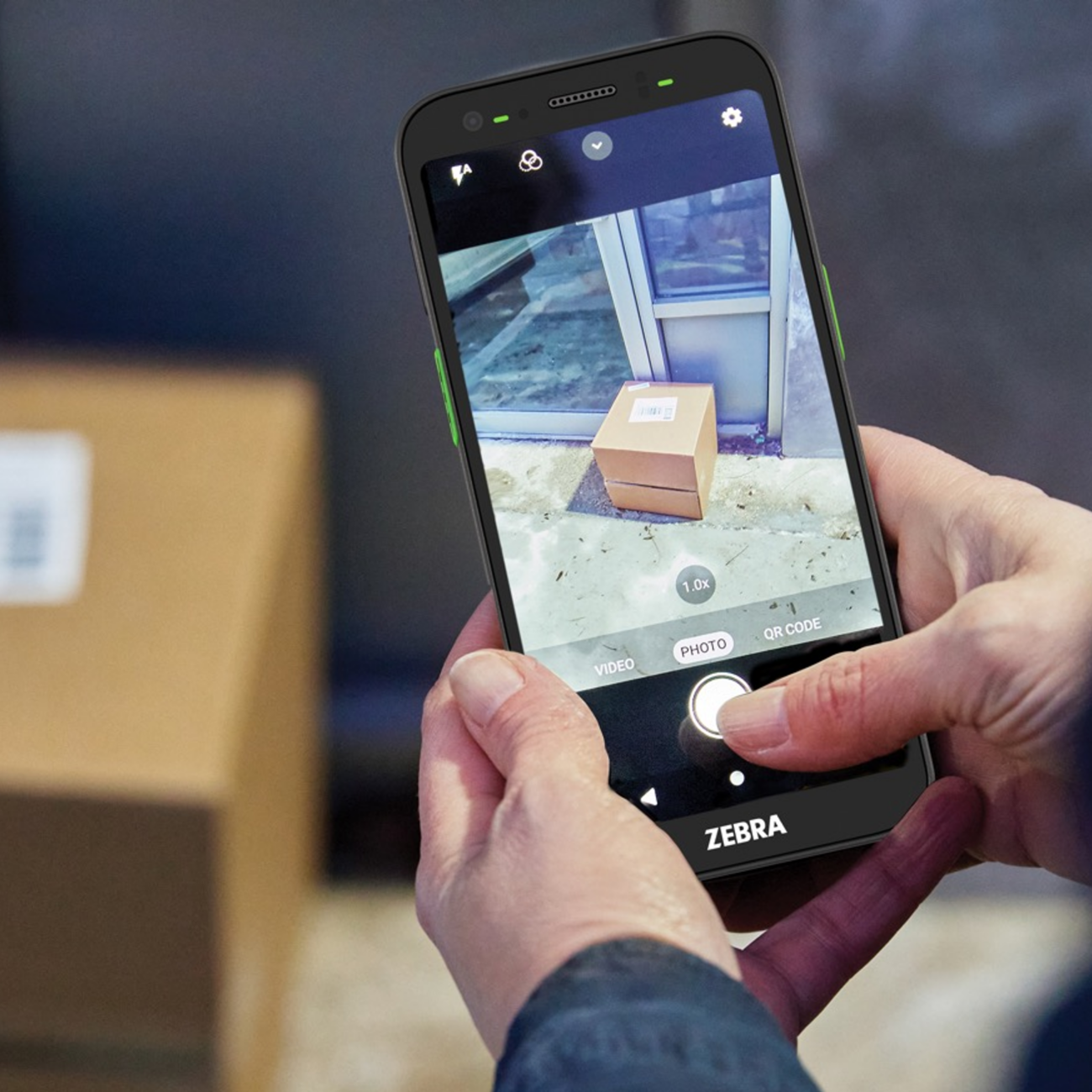 Applications basées sur l'IA de mobit, par exemple pour le dimensionnement des colis et l'enregistrement des retours sur place