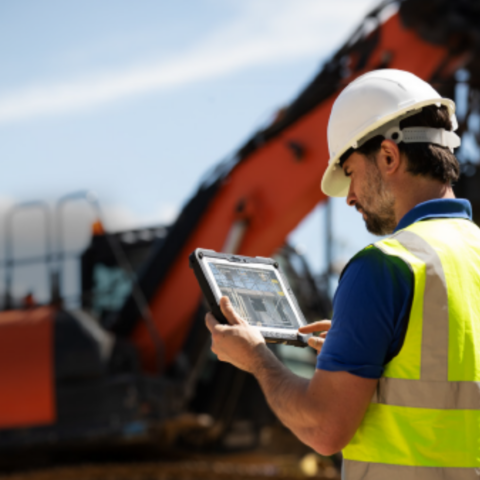 Ultra-robustes Panasonic Toughbook FZ-G2 mk3 Tablet für mobile Datenerfassung und Datenkommunikation mit LTE (4G) oder 5G auf einer Baustelle